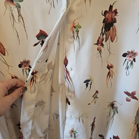 H&M Button Up Floral Shirt - Picture 6 of 6